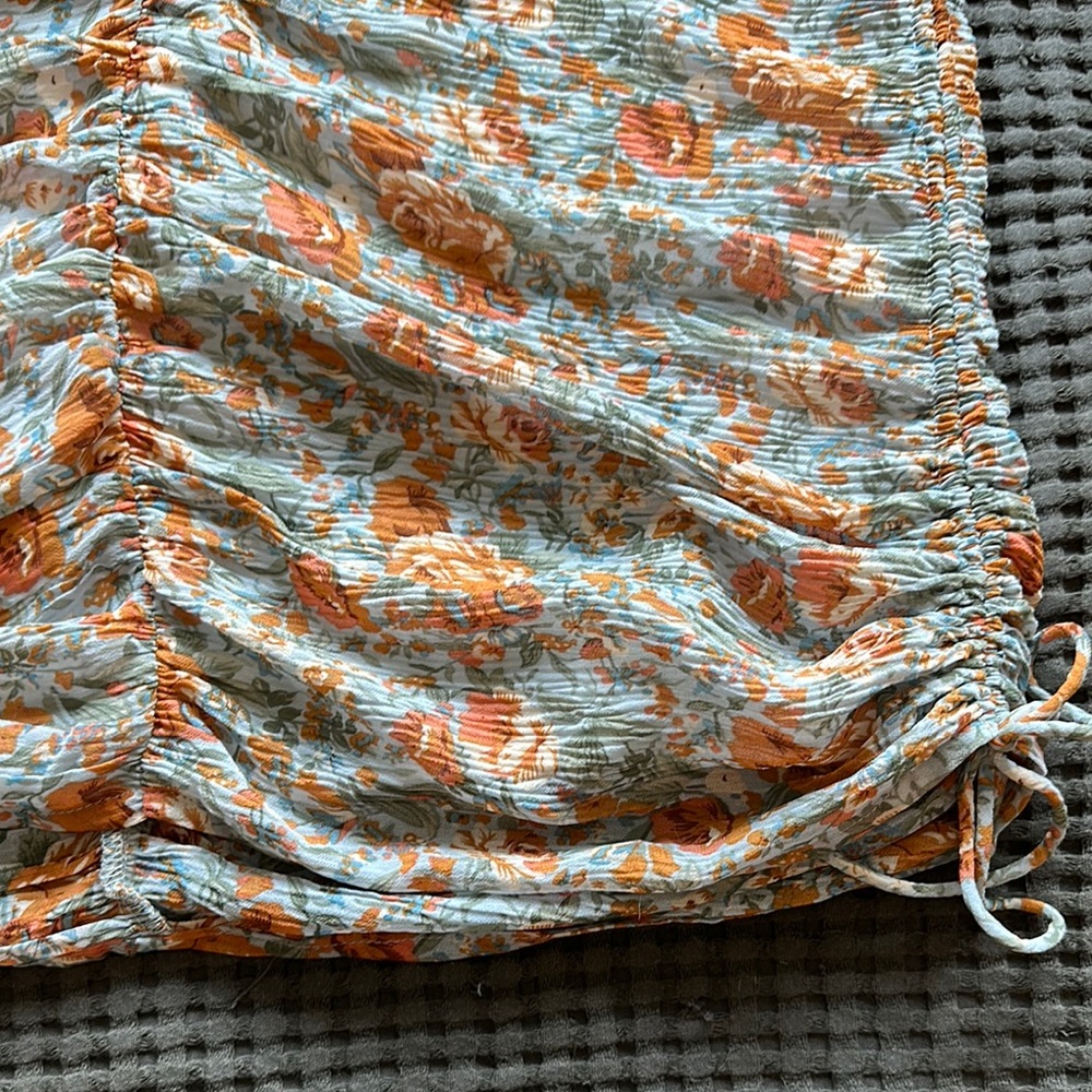 Floral Ruched Mini Skirt - Picture 2 of 4